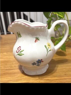 Vintage Johnson Brothers Fleurette Floral Ceramic Creamer 12 oz